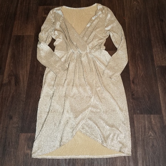 Charlotte Russe Dresses & Skirts - Charlotte Russe Gold Shimmer Dress Charlotte Russe Dresses & Skirts - Charlotte Russe Gold Shimmer Dress